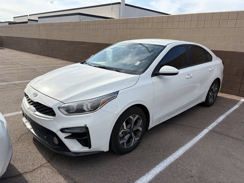 Used 2020 Kia Forte LXS FWD image 3