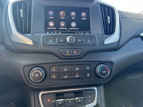 Used 2024 GMC Terrain SLE FWD image 12