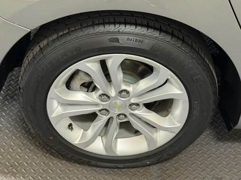 Used 2019 Chevrolet Cruze LT FWD image 18