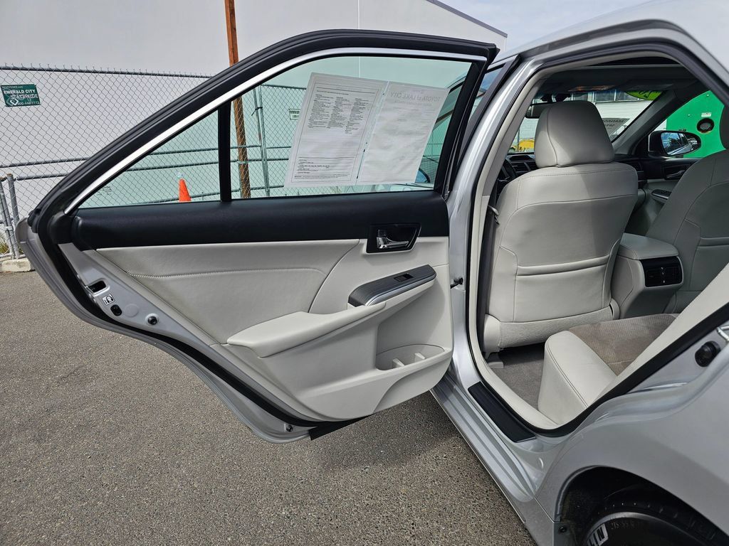 Used 2014 Toyota Camry XLE w/ Leather Package FWD image 15