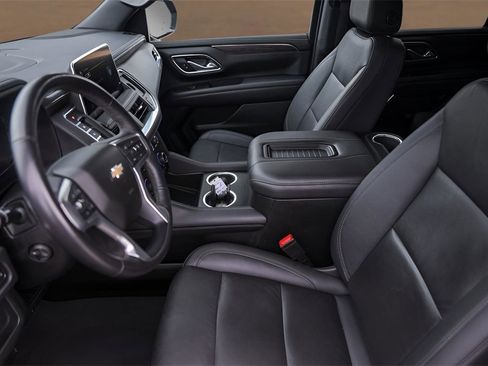 Used 2022 Chevrolet Tahoe LT w/ Luxury Package image 9