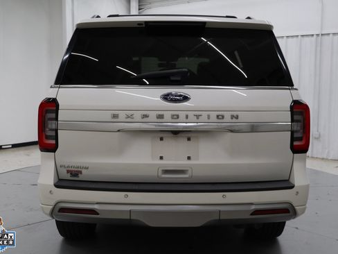 Certified 2024 Ford Expedition Platinum AWD/4WD image 4