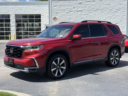 Used 2023 Honda Pilot Touring image 8