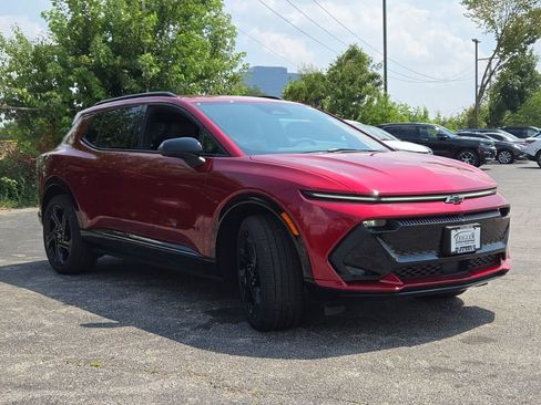 New 2025 Chevrolet Equinox EV RS image 5