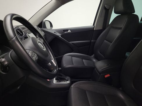 Used 2014 Volkswagen Tiguan SE image 17