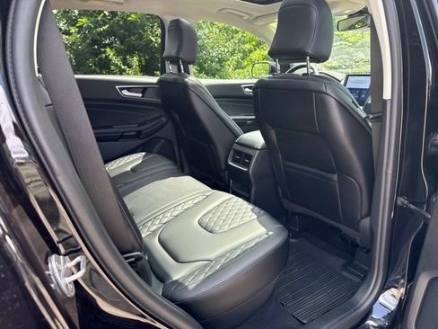 Used 2024 Ford Edge Titanium AWD/4WD image 36