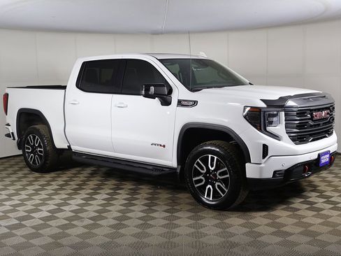 Used 2024 GMC Sierra 1500 AT4 w/ Technology Package AWD/4WD image 2