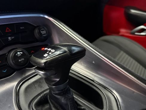 Used 2015 Dodge Challenger SXT RWD image 20