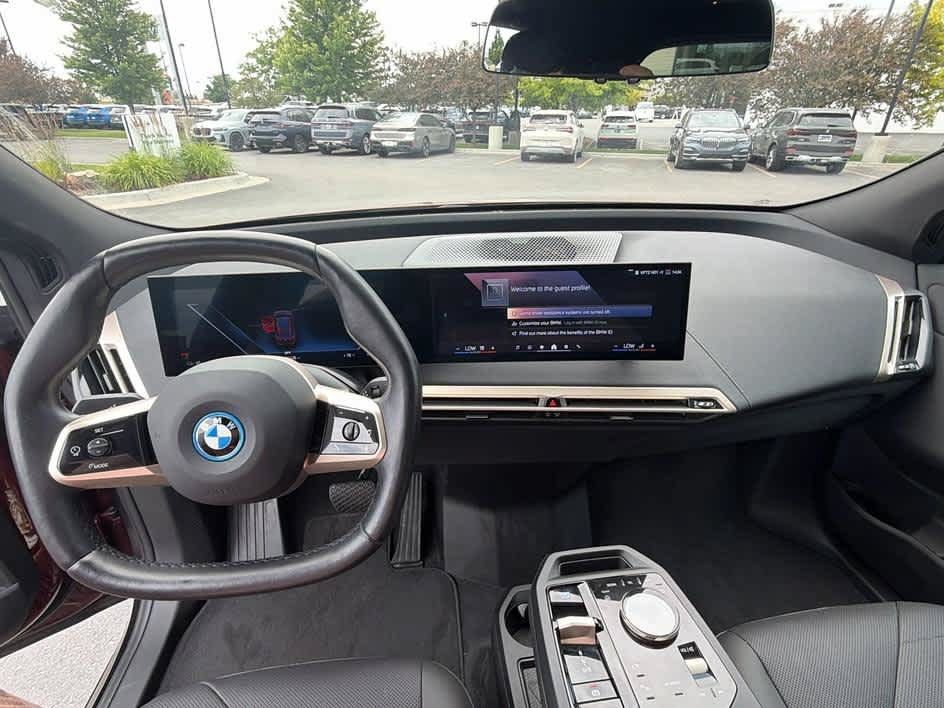 Used 2024 BMW iX xDrive50 w/ Sport Package AWD/4WD image 21