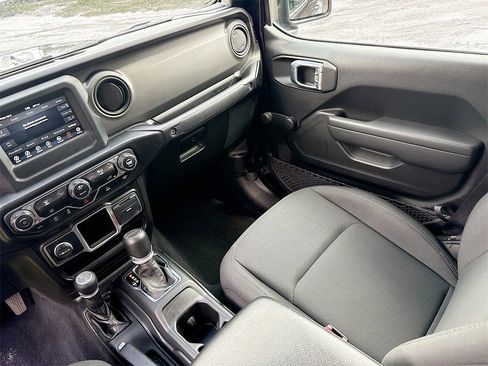 Used 2022 Jeep Gladiator Sport image 26