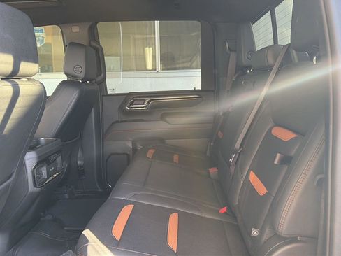 Used 2024 GMC Sierra 2500 AT4 w/ AT4 Premium Plus Package image 7