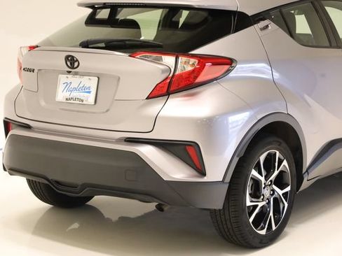 Used 2020 Toyota C-HR XLE FWD image 7