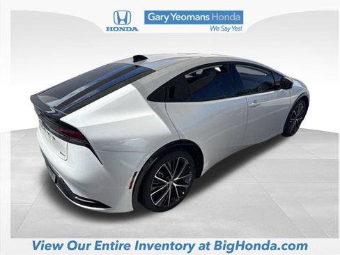 Used 2026 Toyota Prius XLE FWD image 8