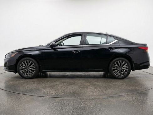 Used 2025 Nissan Altima 2.5 SV image 5
