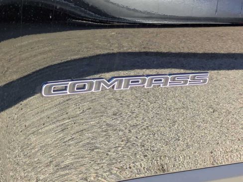 Used 2025 Jeep Compass Limited w/ Sun & Sound Group AWD/4WD image 12