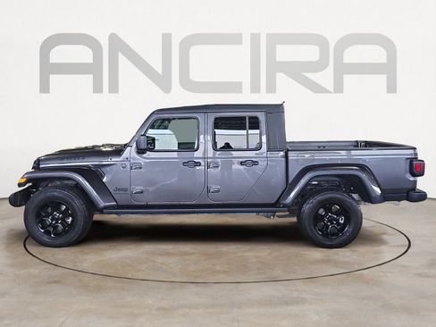 Used 2023 Jeep Gladiator Willys image 7