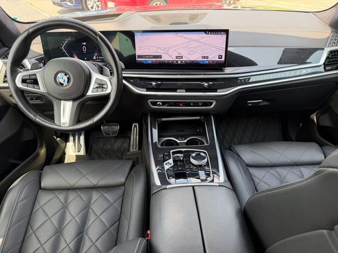 Used 2024 BMW X7 xDrive40i w/ Executive Package AWD/4WD image 2