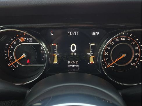 Used 2020 Jeep Wrangler Unlimited Sahara AWD/4WD image 35