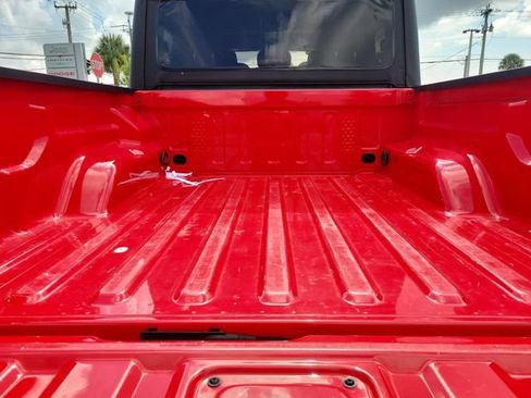 Used 2023 Jeep Gladiator Sport AWD/4WD image 9