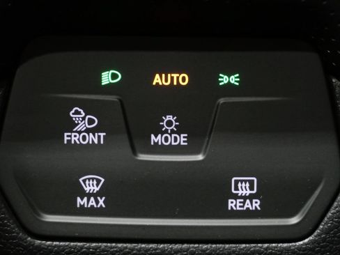 Used 2024 Volkswagen Atlas Cross Sport SE AWD/4WD image 14