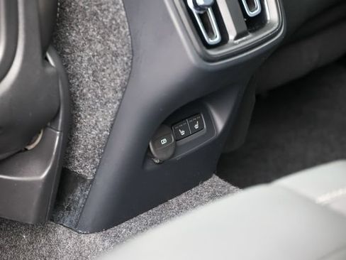 Certified 2026 Volvo XC40 B5 Plus AWD/4WD image 43