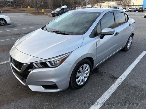 Used 2021 Nissan Versa S FWD image 3