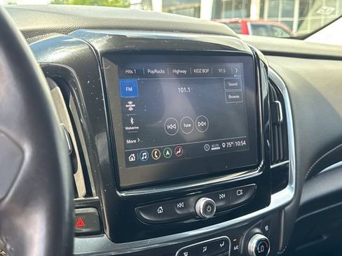 Used 2020 Chevrolet Traverse Premier w/ LPO, Blackout Package AWD/4WD image 23