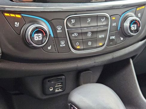 Used 2023 Chevrolet Traverse High Country AWD/4WD image 18