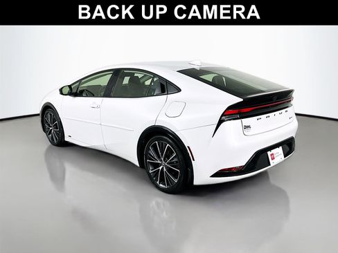 Used 2023 Toyota Prius XLE image 5