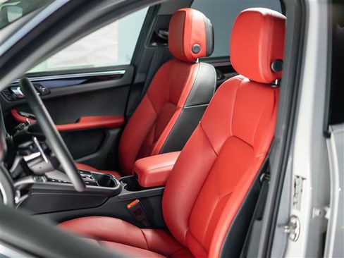 New 2026 Porsche Macan S image 5