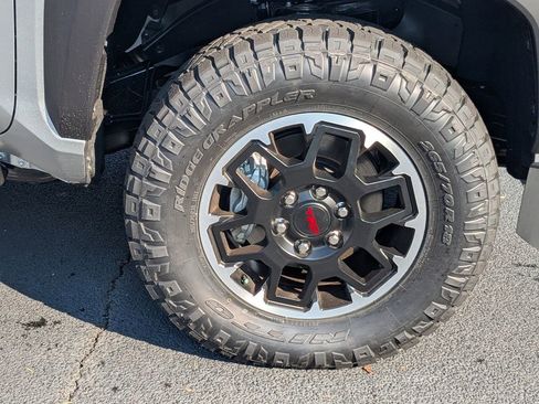 New 2025 Toyota Tacoma TRD Off-Road image 12