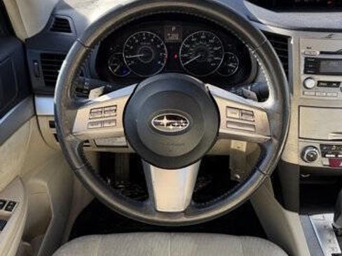 Used 2011 Subaru Legacy 2.5i Premium image 14