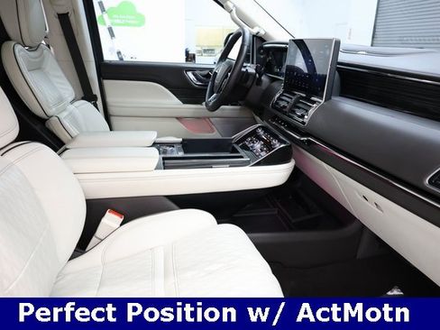 Used 2023 Lincoln Navigator L Black Label image 11