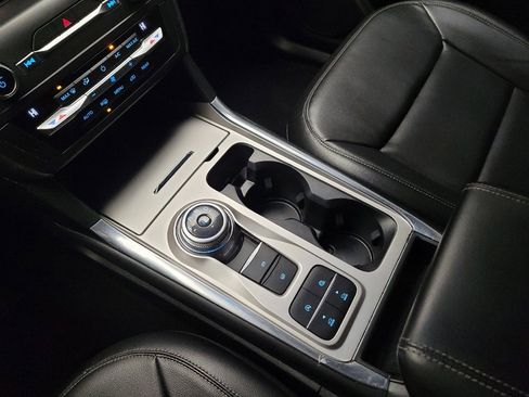 Used 2020 Ford Explorer XLT w/ Equipment Group 202A image 26