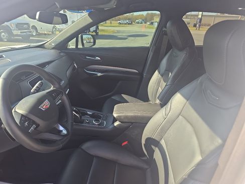 Used 2022 Cadillac XT4 Premium Luxury w/ Cold Weather Package image 12