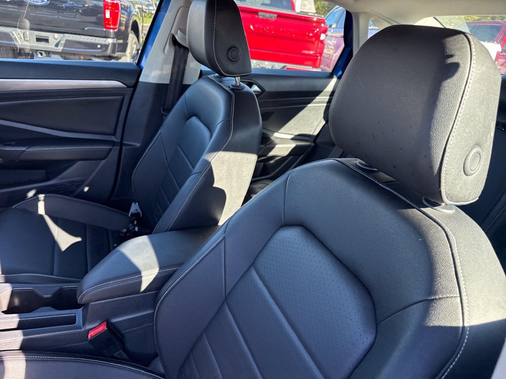 Used 2024 Volkswagen Jetta SE FWD image 21