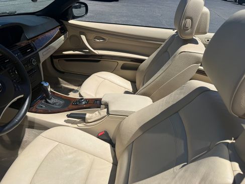Used 2013 BMW 328i Convertible RWD image 9
