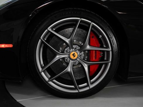 Used 2016 Ferrari F12 Berlinetta image 15