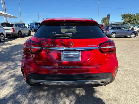 Used 2020 Mercedes-Benz GLA 250 4MATIC w/ AMG Line Exterior image 6