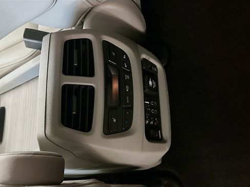 Used 2016 Honda Pilot Elite image 28