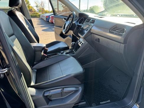 Used 2018 Volkswagen Tiguan SE image 10