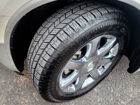 Used 2009 Buick Enclave CXL w/ Entertainment Package #4 image 40