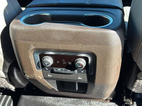 Used 2022 Chevrolet Tahoe Z71 w/ Luxury Package image 24