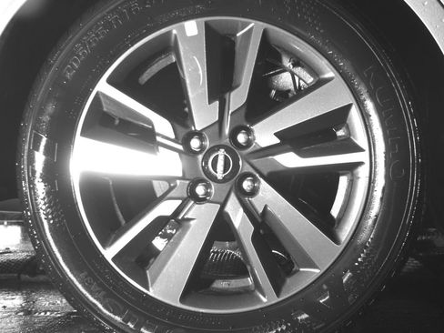 Used 2025 Nissan Versa SV image 15