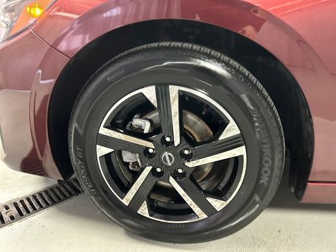 Used 2025 Nissan Sentra SV FWD image 9