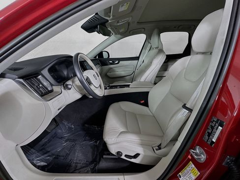 Used 2023 Volvo XC60 B5 Plus w/ Protection Package Premier image 12