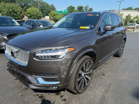 Used 2023 Volvo XC90 B6 Plus w/ Protection Package Premier AWD/4WD image 1