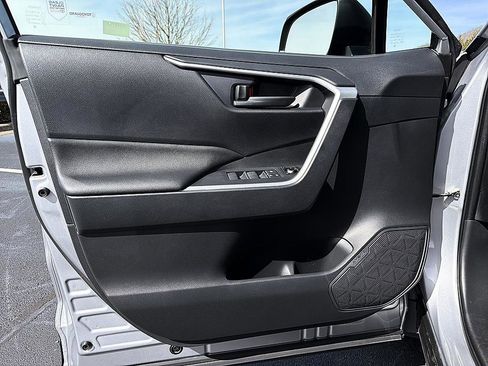 Certified 2025 Toyota RAV4 LE image 9