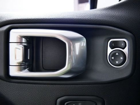 Used 2024 Jeep Gladiator Sport w/ Premium Package image 33