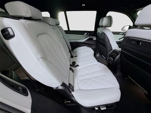 New 2026 BMW X7 xDrive40i w/ Executive Package image 31